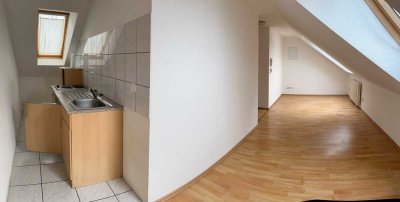 Unna, Iserlohner Straße ! modernes 25m² DG Appartement mit Duschbad, EBK !