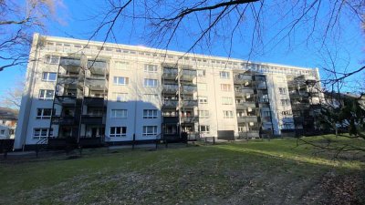 *** Das werden Sie mögen! Erdgeschoss mit Sonnenbalkon + Terrasse! ***