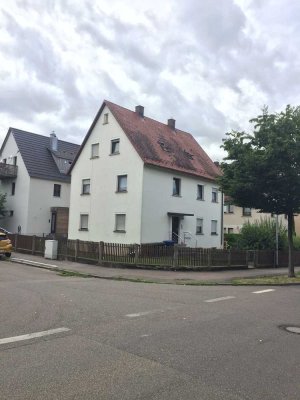 Erstbezug nach Sanierung:  2-Zimmer-Dachgeschosswohnung in Heilbronn