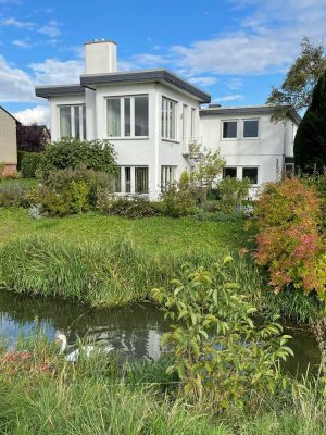 Großzügiger Bungalow mit hellen, lichtdurchfluteten Räumen und Blick in die Natur