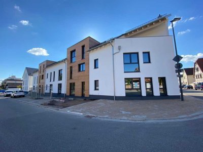 3-Zimmer-Neubauwohnung mit EBK, Dachterrasse, TG-Stellplatz