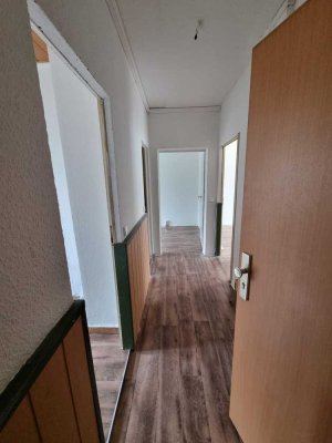 Renovierte 2 Zimmer Wohnung mit Balkon