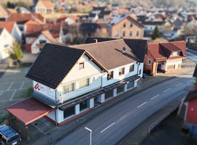 Spannendes Mehrfamilienhaus inkl. großer Gewerbefläche und zusätzlichem Wohnhaus in Biebergemünd