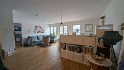 Nachmieter für großzügige Wohnung im 3. OG - 1 Balkon und 1 Loggia - mit Wohnküche