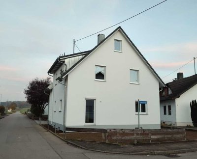 Neu renovierte 77qm - 3 Zimmer OG-Wohnung in Unterroth