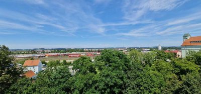 ... modernisierte 3-Zi-Whg mit Lift + Balkon + TG in zentraler Lage mit schönen Fernblick...