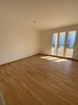 NEUBAU: Helle 2-Zimmerwohnung mit Balkon