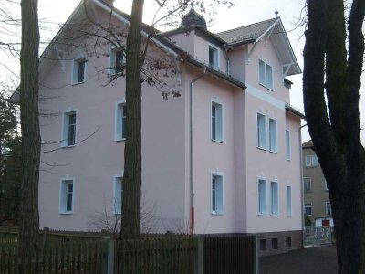 Stilvolle 4-Raum-Dachgeschosswohnung in Villenlage von Borsdorf zu vermieten