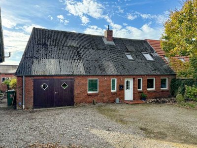 Ihr neues Zuhause im Norden: Doppelhaushälfte in dörflicher Lage.