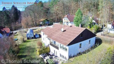 Ein- bis Zweifamilienhaus mit Potenzial, eingebettet in einer wunderschönen Landschaft