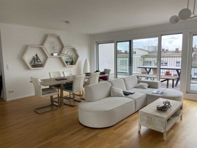 Exklusive 3,5-Zimmer-Penthouse-Wohnung mit Rheinblick, hochwertiger Ausstattung und Stellplatz