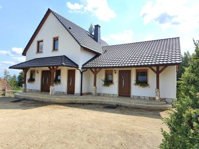 Architektenhaus mit Einliegerwohnung und Terrasse in herrlicher Natur