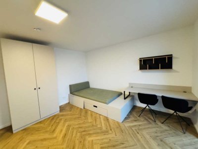 Balkon! Direkt in Adlershof, möblierte Wohnung mit EBK!