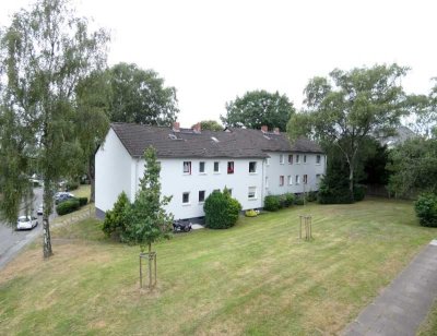 *** Sehr schöne, modernisierte Wohnung mit Balkon! ***