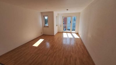 Singlewohnung mit Einbauküche und Balkon!