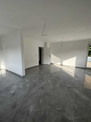 Neu sanierte 3-Zimmer-Wohnung mit Balkon in Hattersheim