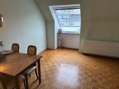 2-Zimmer Wohnung im DG in Citynähe