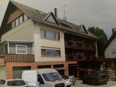 Vollvermietetes Wohnhaus 3 Wohnungen und Schreinereigebäude mit 2 Wohnungen