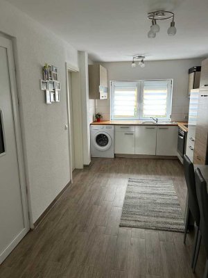 Vollständig renovierte Wohnung mit zwei Zimmern und EBK in Reutlingen