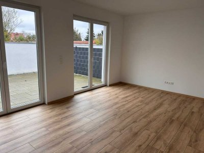 Reihenhaus, 4 Zimmer mit großer Terrasse, nur 30 Min. vom Berliner Zentrum entfernt!