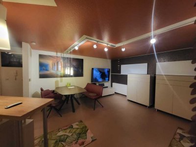 Exklusive, modernisierte 2,5-Zimmer-Erdgeschosswohnung mit geh. Innenausstattung mit Balkon und EBK