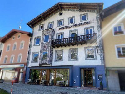 *Neu renoviert* 
Wunderschöne `Pension/Ferienwohnung`
mit tollem Bergblick 
im Herzen Marktschell