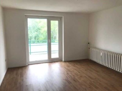 +++ Renovierte 4 Zimmer-Wohnung mit Balkon +++