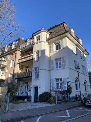 Schöne, helle 4-Zimmer-Wohnung mit Balkon in Baden-Baden