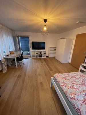 1-Zimmer-Wohnung mit Einbauküche und großer Dachterrasse