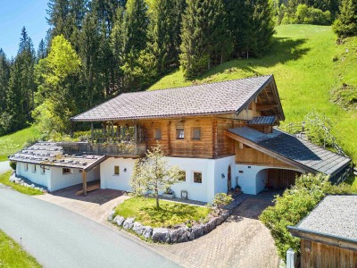 Idyllisches und traditionelles Landhaus mit herrlichem Ausblick