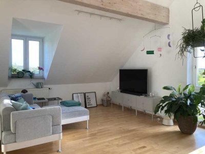 Großzügige und helle 2 1/2 Zimmer Maisonette Wohnung