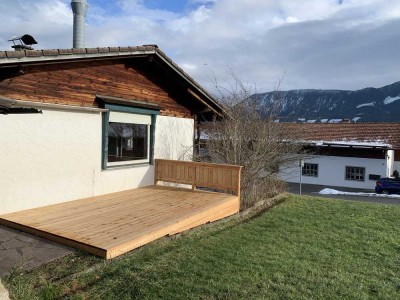 Charmante Bungalow-Wohnung mit Panoramablick und großzügiger Sonnenterrasse in Törwang