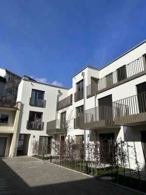 Topmoderne teilmöblierte Studentenwohnung mit sonnigem Balkon in Isarnähe