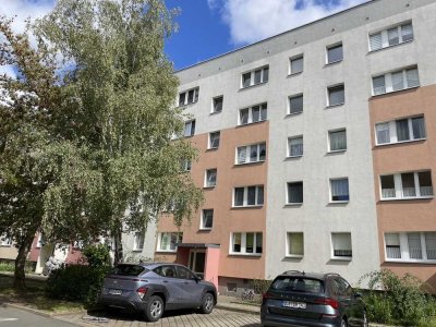 3-Raumwohnung im 2. OG mit überdachtem Balkon und EBK