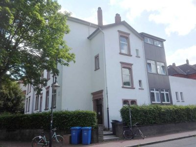 Stilvolle Altbau-Etage mit Wintergarten im Unteren Ostviertel