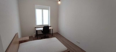 Möbliertes freundliches WG-Zimmer ab sofort