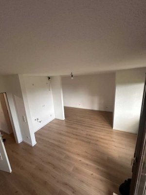 Charmante 1-Zimmer-Wohnung mit Balkon und moderner Möblierung – Einziehen und Wohlfühlen!