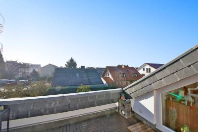 Seltenheitswert - Wohnung mit kleiner Dachterrasse und eigenem Gartenanteil hintern Haus.