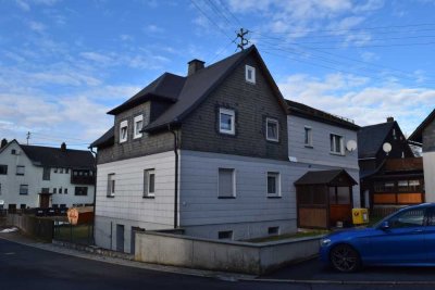 Haus mit Garten zum Renovieren für die große Familie