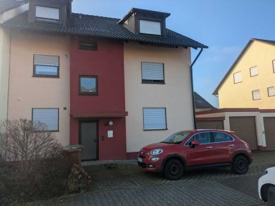 Von Pivat: 5-Zimmer-Erdgeschosswohnung mit Balkon und Garten in Plankstadt