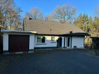 Freistehendes Einfamilienhaus mit großem Gartengrundstück in Waldrandlage v. Königswinter-Sassenberg