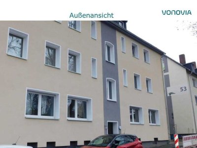 Geräumige, frisch renovierte 2-Zi.-Whg. mit großem Balkon in sehr zentraler Lage