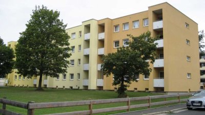 Mitterteich  .  3-Zimmer-Wohnung im 3. OG in ruhiger Lage