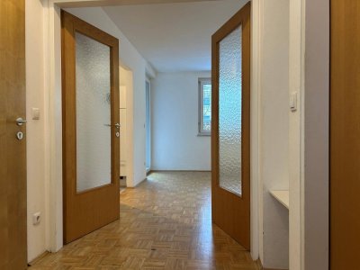 Salzburg Stadt Nähe Andräviertel: Sonnige 50 qm 2-Zimmer-Garten-Wohnung, Loggia, Terrasse, 28 qm Garten, inkl. Tiefgaragenplatz