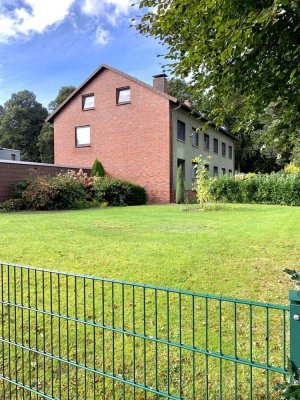 Sanierte und bezugsfertige Wohnung im Erdgeschoss : Wohnen direkt am Schloßpark in ruhiger Lage