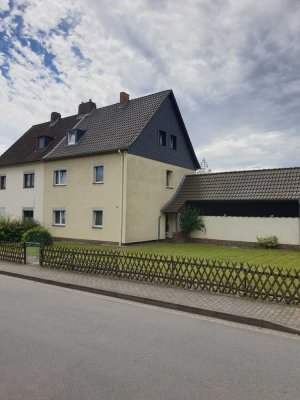 Von Privat, preiswerte, modernisierte Doppelhaushälfte in Büddenstedt