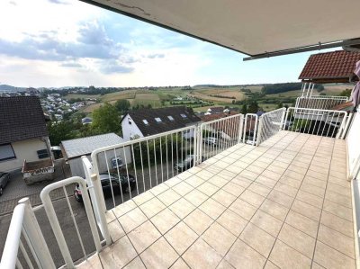 Ruhige 3-Zimmer-Wohnung mit Tageslichtbad und traumhafter Aussicht über Sinsheim