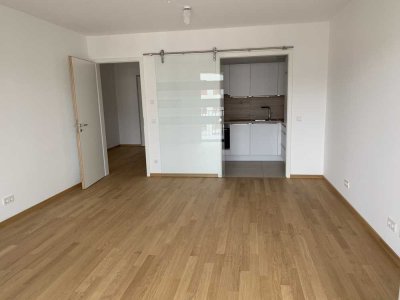 Helle und ruhige 2 Zimmerwohnung mit EBK und Innenhofbalkon