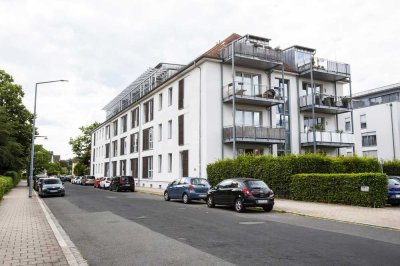 Attraktive 4-Zimmer-Wohnung mit gehobener Innenausstattung mit 2 Balkone und Einbauküche in Fürth