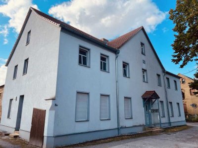 Mehrfamilienhaus mit großem Festsaal und Gewerbeeinheit